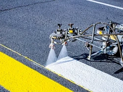 StreetBond SB 150AL — это окрасочное двухкомпонентное покрытие на водной основе для нанесения  с использованием безвоздушного распылителя.